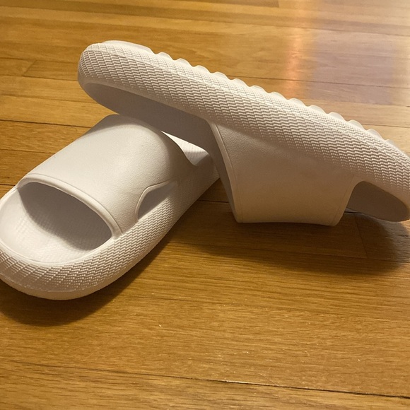 White slides - Picture 2 of 2